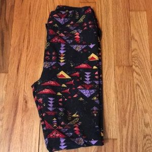 OS black leggings - triangles. VGUC